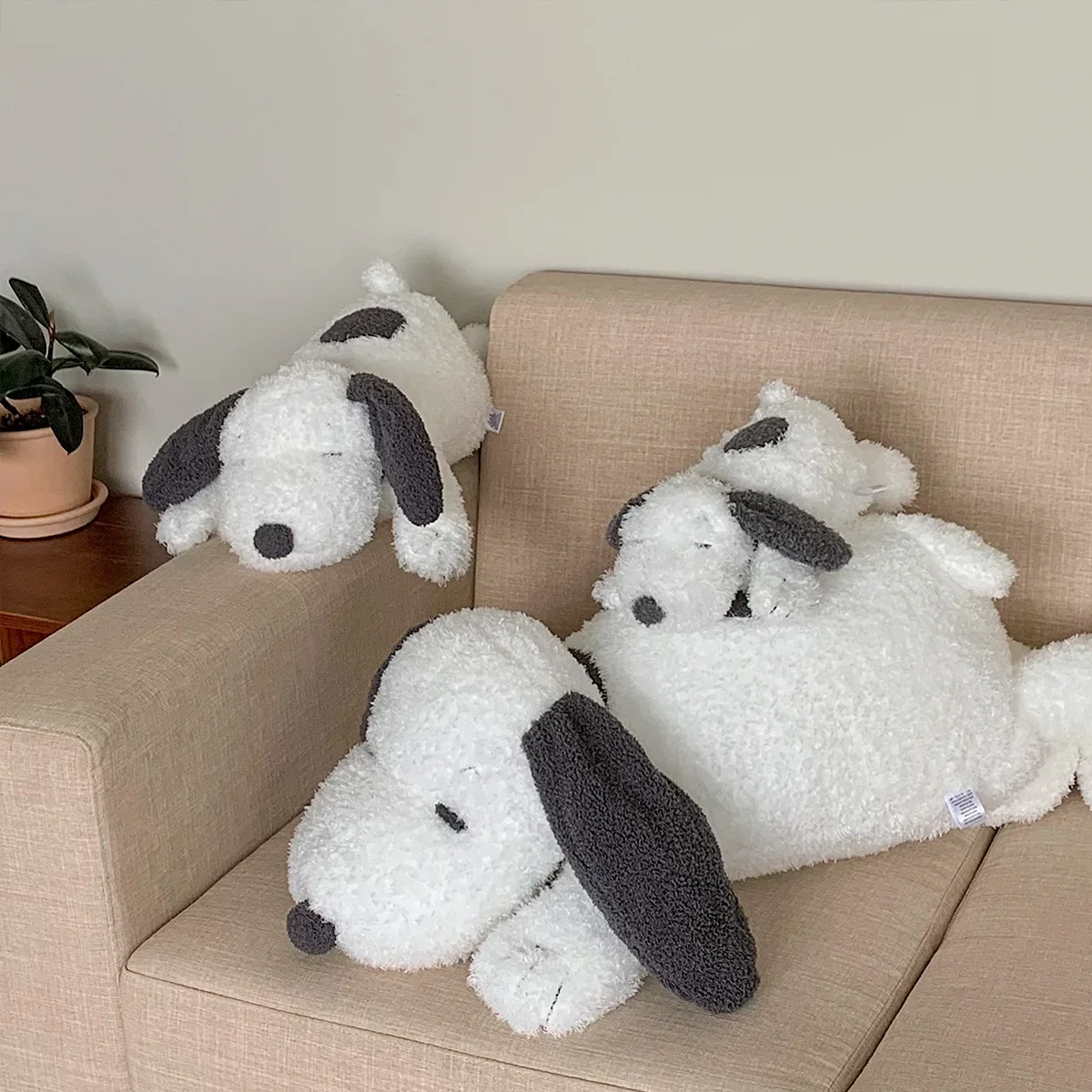 

Мягкая плюшевая игрушка Snoopy, приятная подушка Snoopy, плюшевая кукла Snoopy, детская игрушка, диван-кровать, домашний декор, подарок для девочки