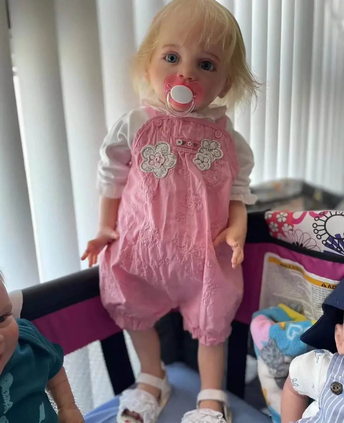 Muñeca bebé Reborn Fritzi personalizada, suministro limitado, 60cm, con pelo marrón enraizado a mano, muñeca ya terminada, diferentes vestidos