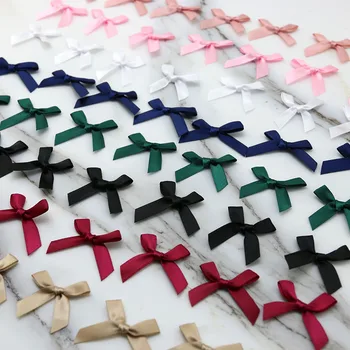 (50 ピース/パック) 4*4 センチメートルフレッシュピンクリボン弓小型サテンリボン弓フラワークラフト装飾手仕事 DIY パーティー装飾
