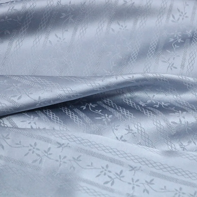 

Шелковая полосатая атласная жаккардовая ткань в старинном стиле для дизайнеров одежды Hanfu и Cheongsam