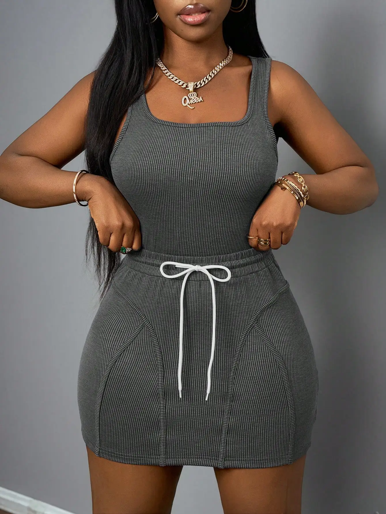 

Plus Size Summer Casual Solid Tank Top And Mini Skirt Set