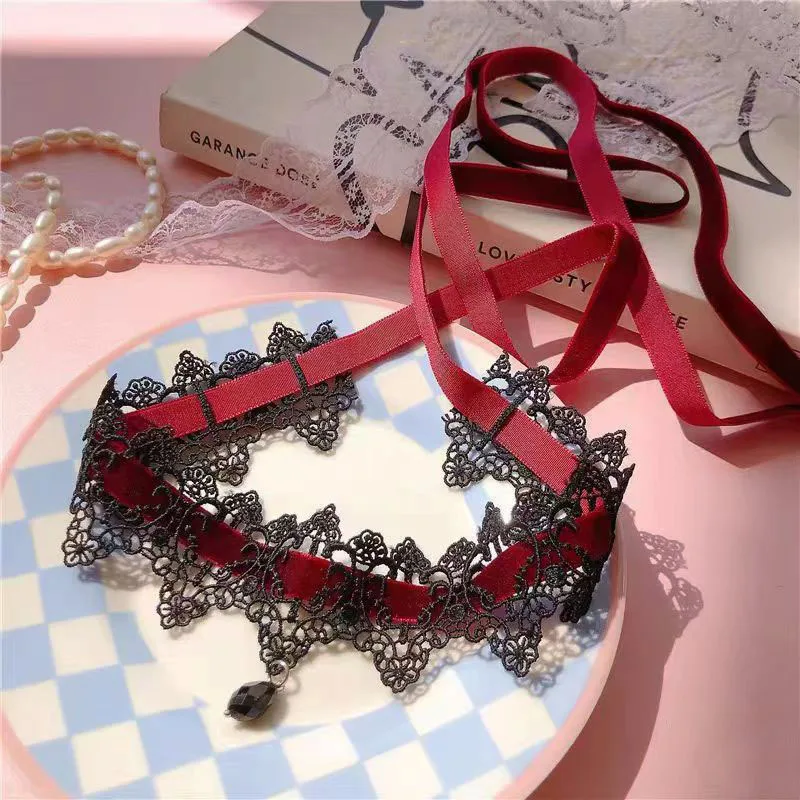 

Gothic Lace Choker Necklace Victorian Velvet Collar with Flower Waterdrop Pendant Punk Elegant Jewelry for Women Party Accessory
