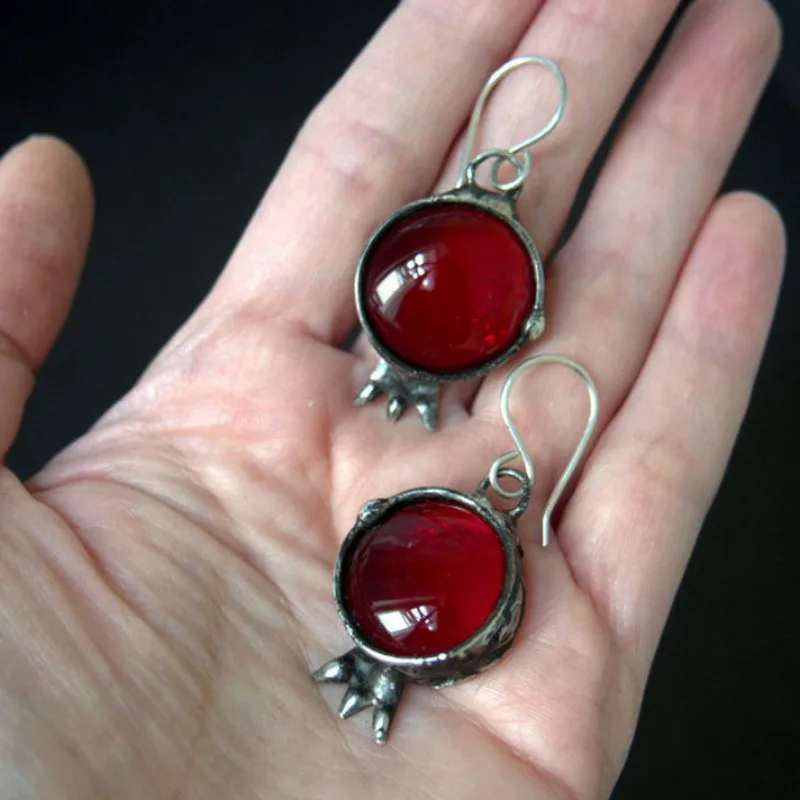 Vintage Creative Red Pomegranate Drop Earrings for Women Antique Silver Color Handmade Design Earrings Jewelry Accessories Gifts