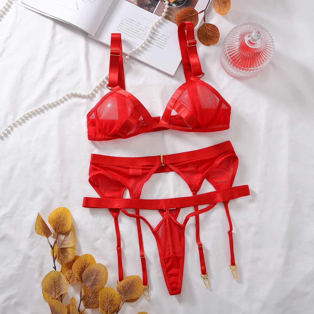 المثيرة الإناث الملابس الداخلية مثير النساء الفاخرة مصمم الملابس الداخلية شبكة انظر من خلال ثونغ وحمالة الصدر مثير الجوف خارج مجموعة الملابس الداخلية الأربطة