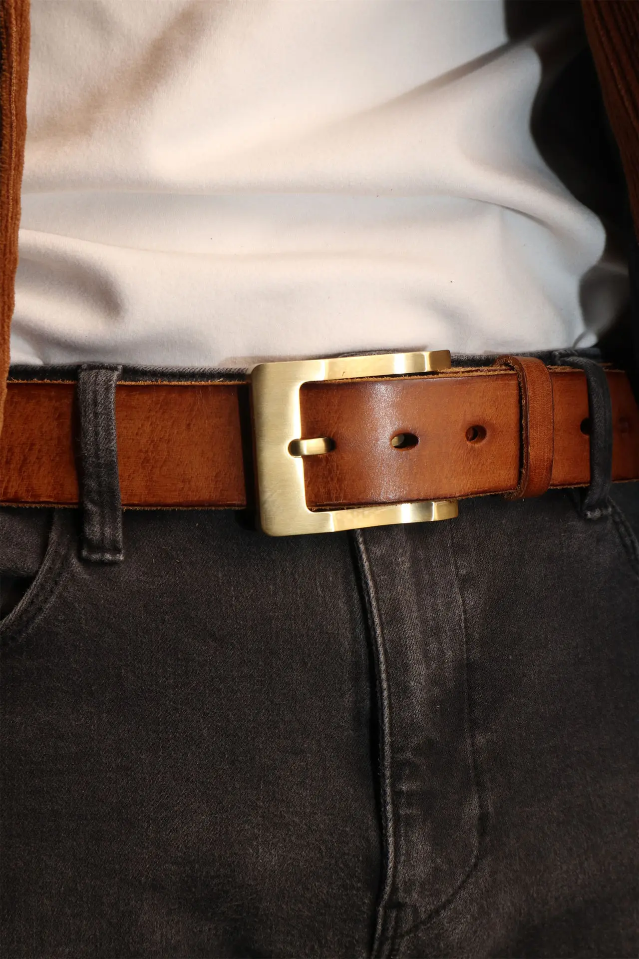 

Новый ремень из натуральной яловой кожи, модный ремень из воловьей кожи с латунной игольной пряжкой, мужской ремень из натуральной кожи в стиле ретро, модный дизайн, брендовые поясные ремни