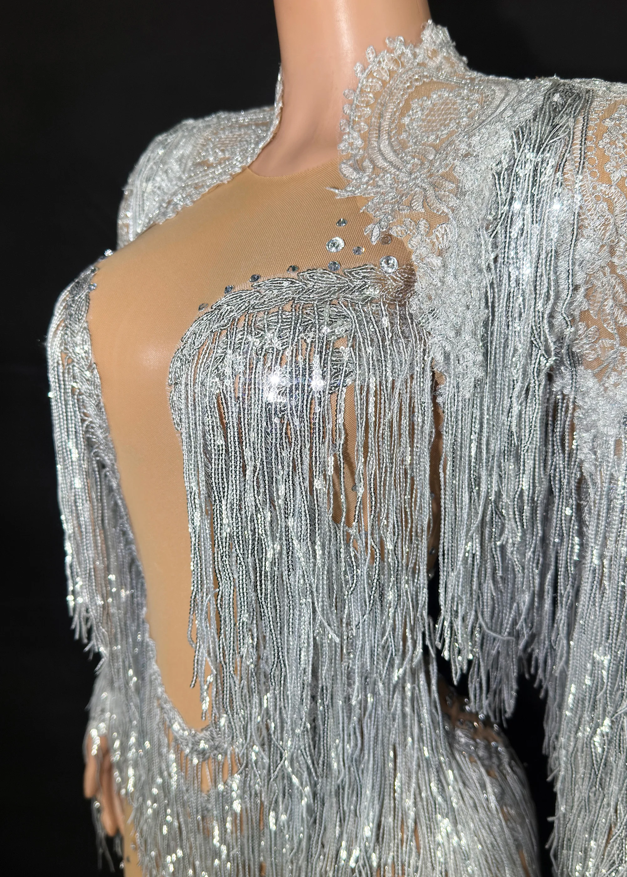 ZD サテンボディスーツセクシーな弾性ラインストーンタッセルナイトクラブウエディングクリスタルフリンジレオタードカジュアルダンスステージ着用