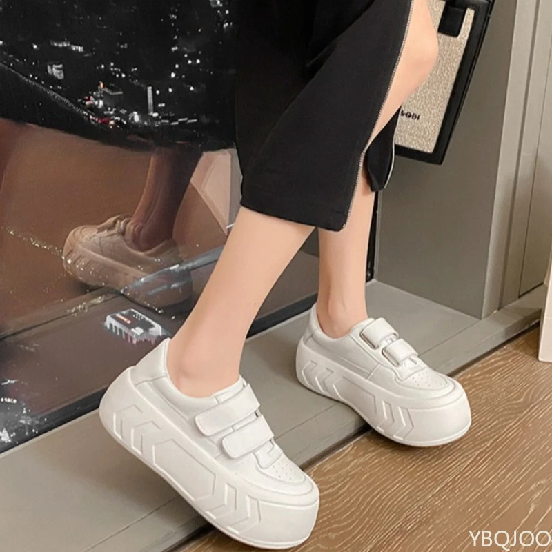 

Весенне-осенние новые белые туфли в студенческом стиле для спорта и отдыха, увеличивающие рост, женская обувь с большой головкой и толстой подошвой