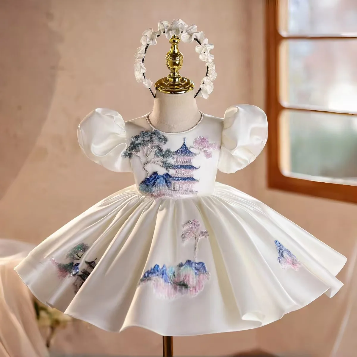 ジルウィッシュ J845 高級ホワイトガールズドレス 刺繍サテン 膝丈 子供用 結婚式 誕生日パーティー ページェント ボールガウン