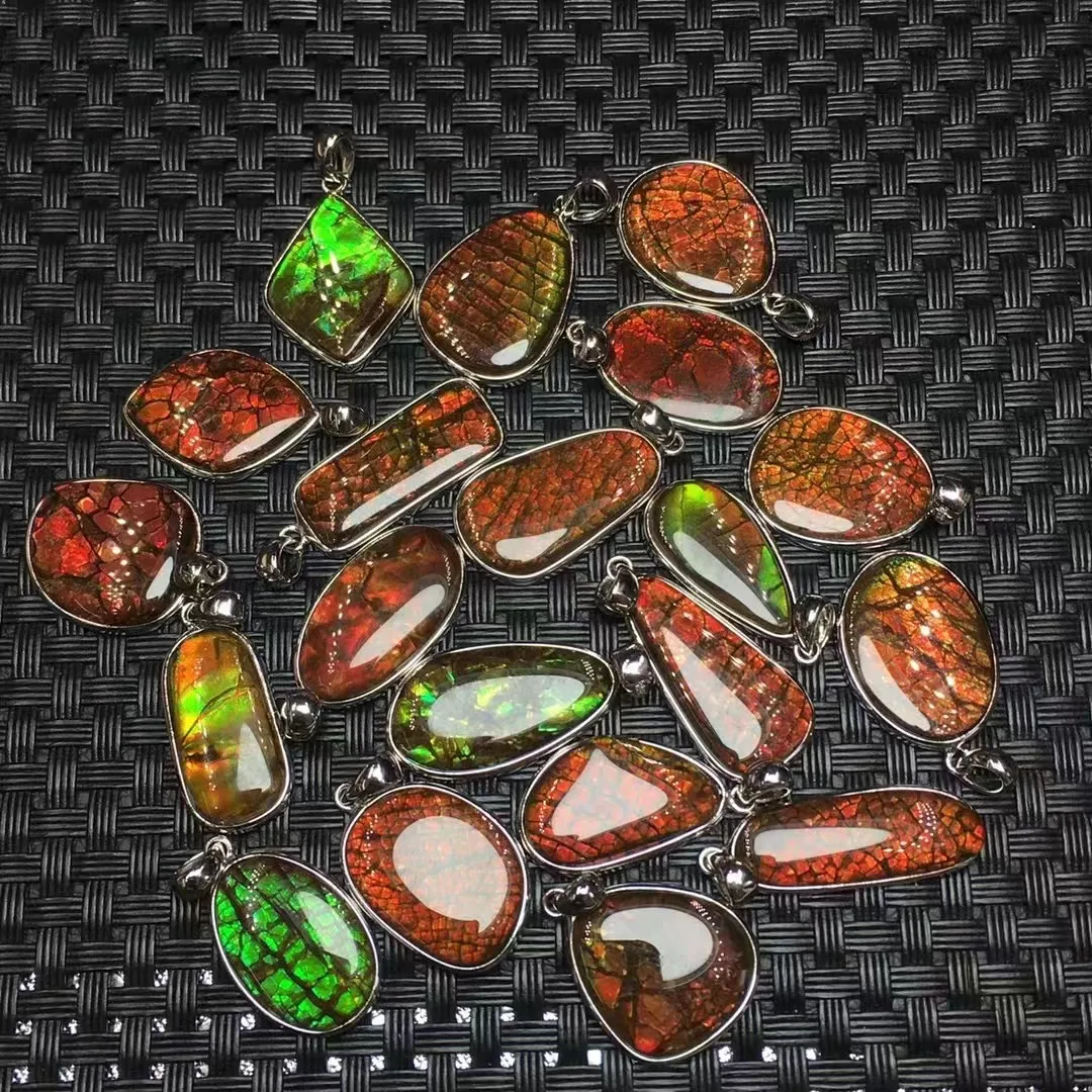 

Unit One Piece 925 Silver With Hot Selling Natural Ammolite Crystal Healing Random Shape Pendant For Jewelry Gift