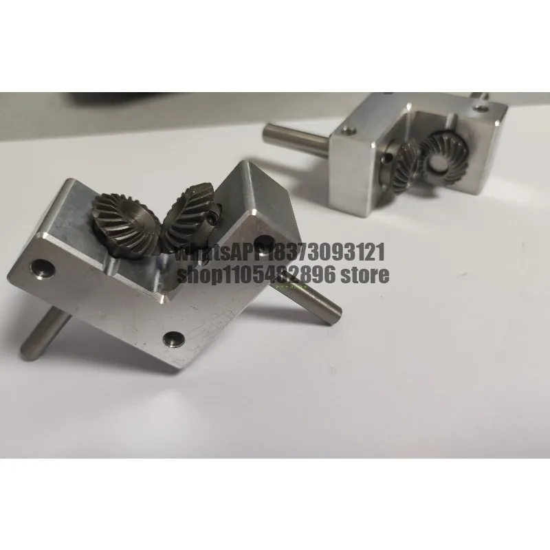 Small Right Angle Rotator 90 Degree Gearbox Spiral Bevel Gear 1:1 Commutator Reducer