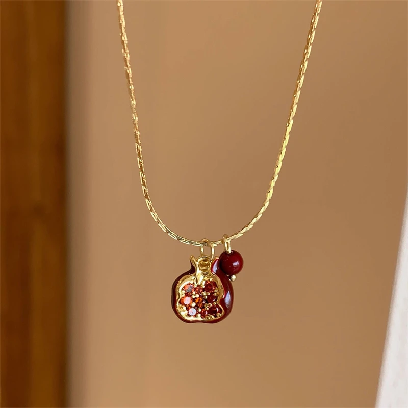 Sweet Cute Red Pomegranate Pendant Necklace for Women Minimalist Thin Chain Fruit Necklace Fashion Party Jewelry Gifts