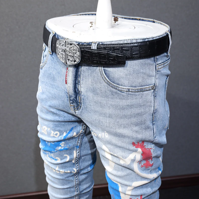 High Street Fashion Mannen Jeans Retro Lichtblauw Graffiti Gedrukt Jeans Mannen Skinny Broek Hip Hop Designer Denim Broek Hombre