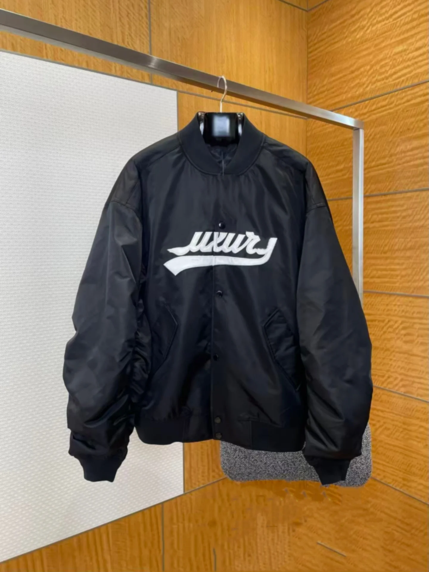 

High Quali Autumn Winter Embroidered Lantern Sve Jaet Men's Casual Sle Long Sve Coat with kets Organic Cotton