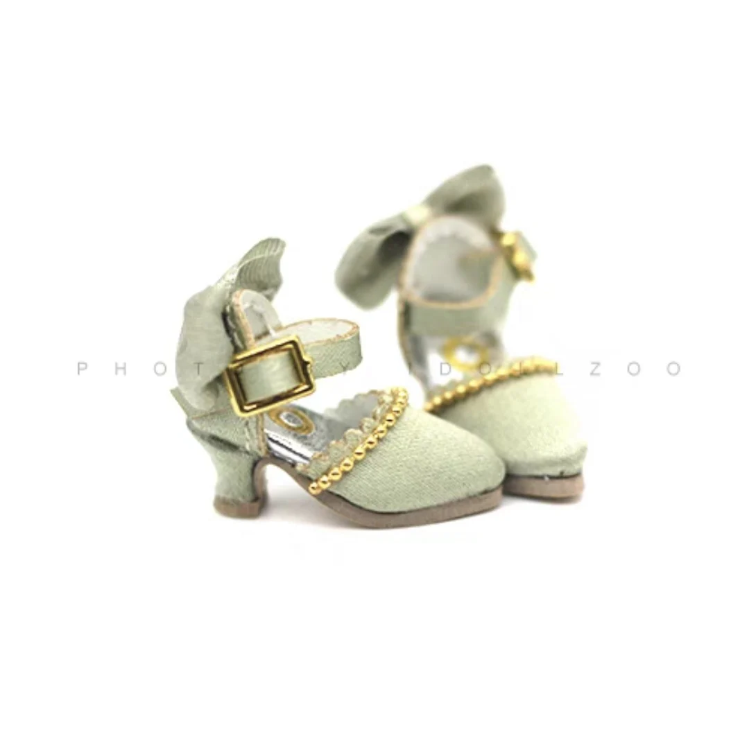 Blythes doll shoes are designed OB11 to fit in the size of stylish retro heels and are paired with large bow Olivia satin heels