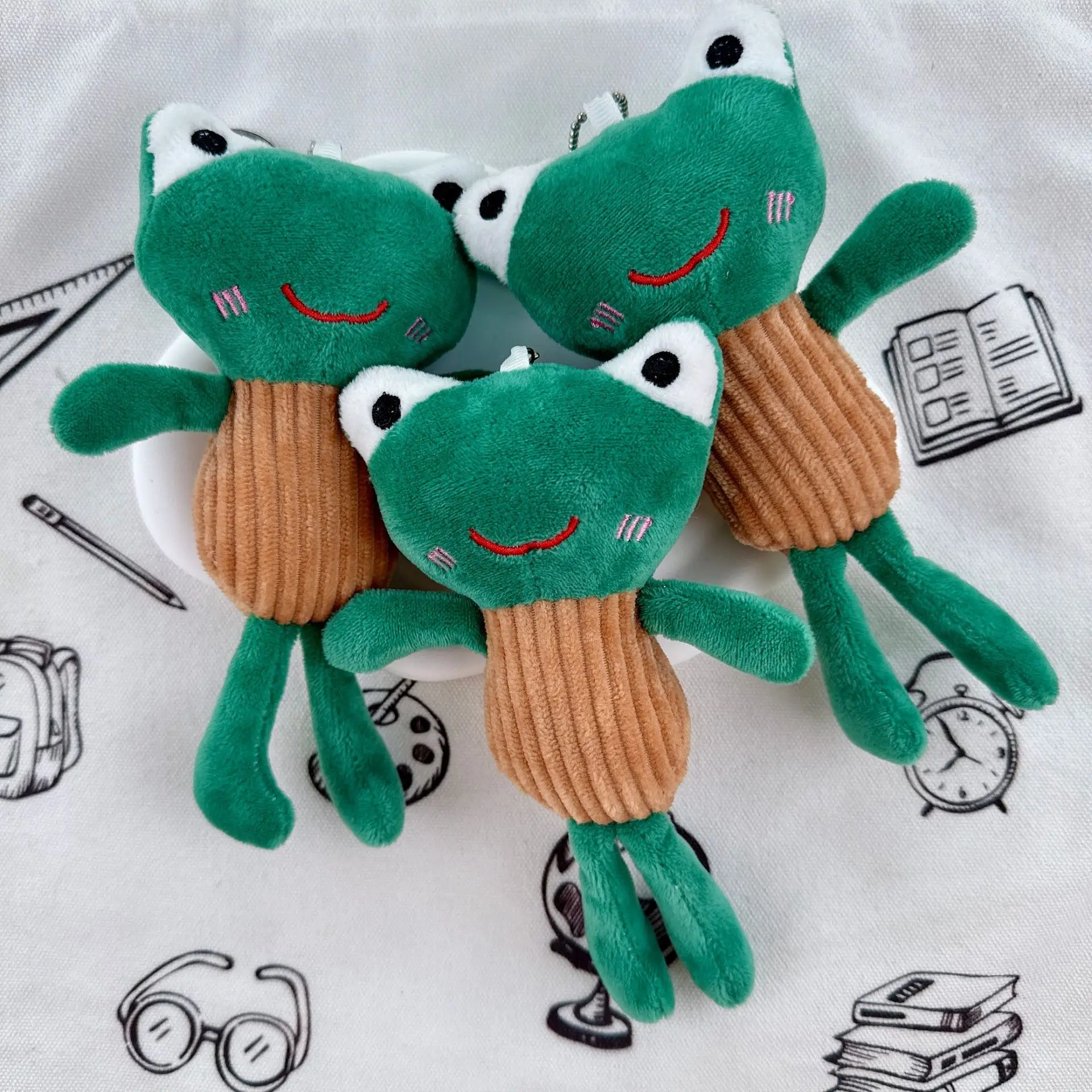 

15CM Strang Frog Baby Plush Keychain Ornaments Cartoon Keychain Crossbody Bag Plush Doll Bag Accessories Green Frog Childre Gift