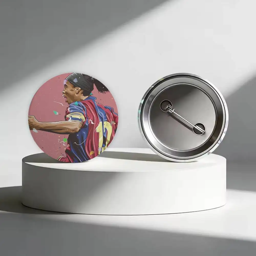 Football Legend R-Ronaldinho  Badges Creative Tinplate Button PinsBrooch Badge Clothes Backpack