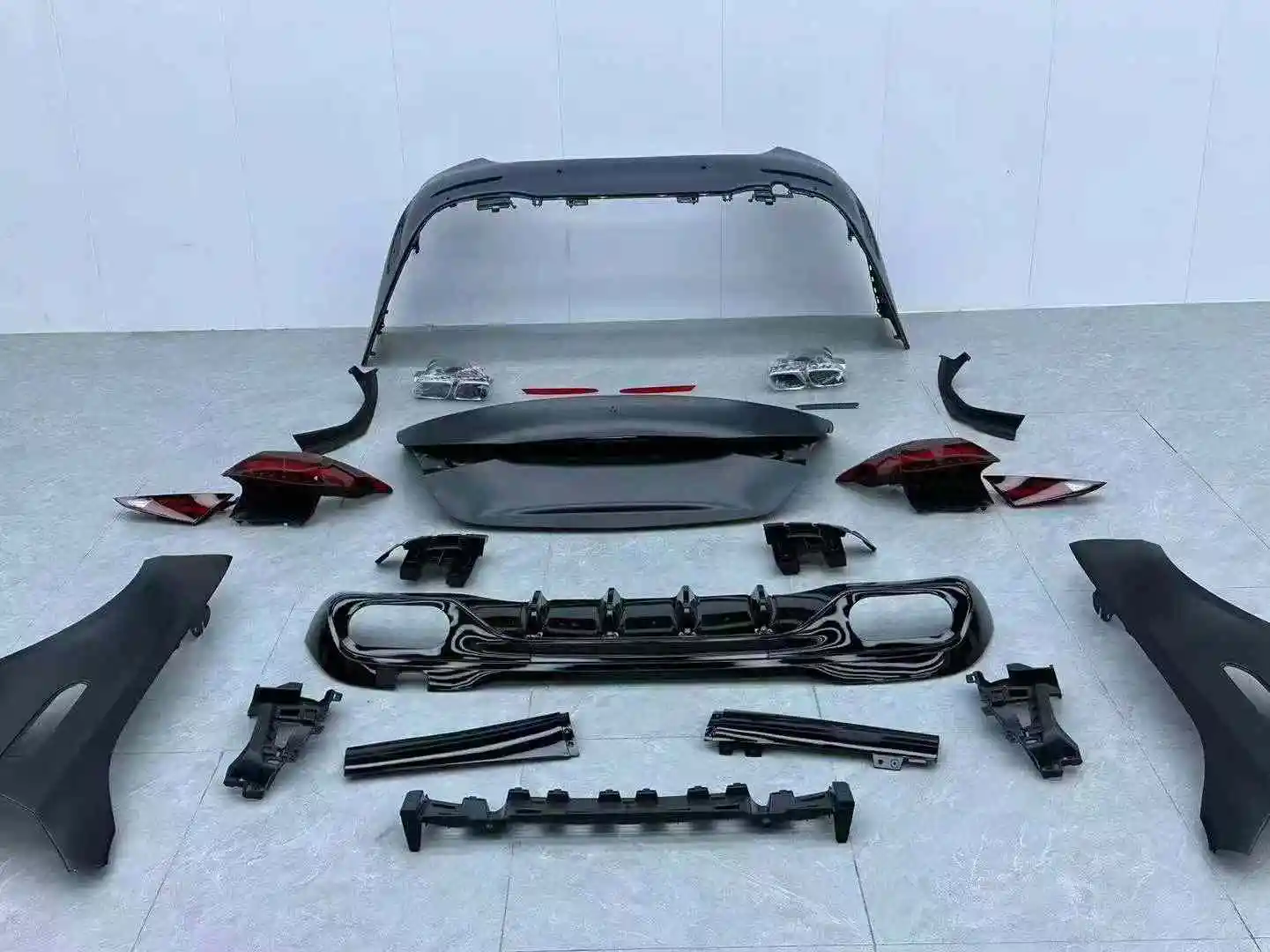 High Quality Body Kit for Mercedes Benz W205 Upgraded to W206 Front and Rear Bumper AMG Assembly.
