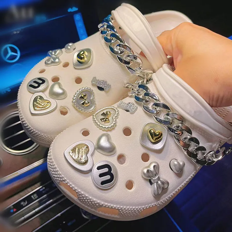 Breloques de chaussures pour enfants, accessoires Lucky Cute Sophia Love, décoration pour trous, ensemble de breloques, fête, cadeaux de Noël, nouveau, 2024