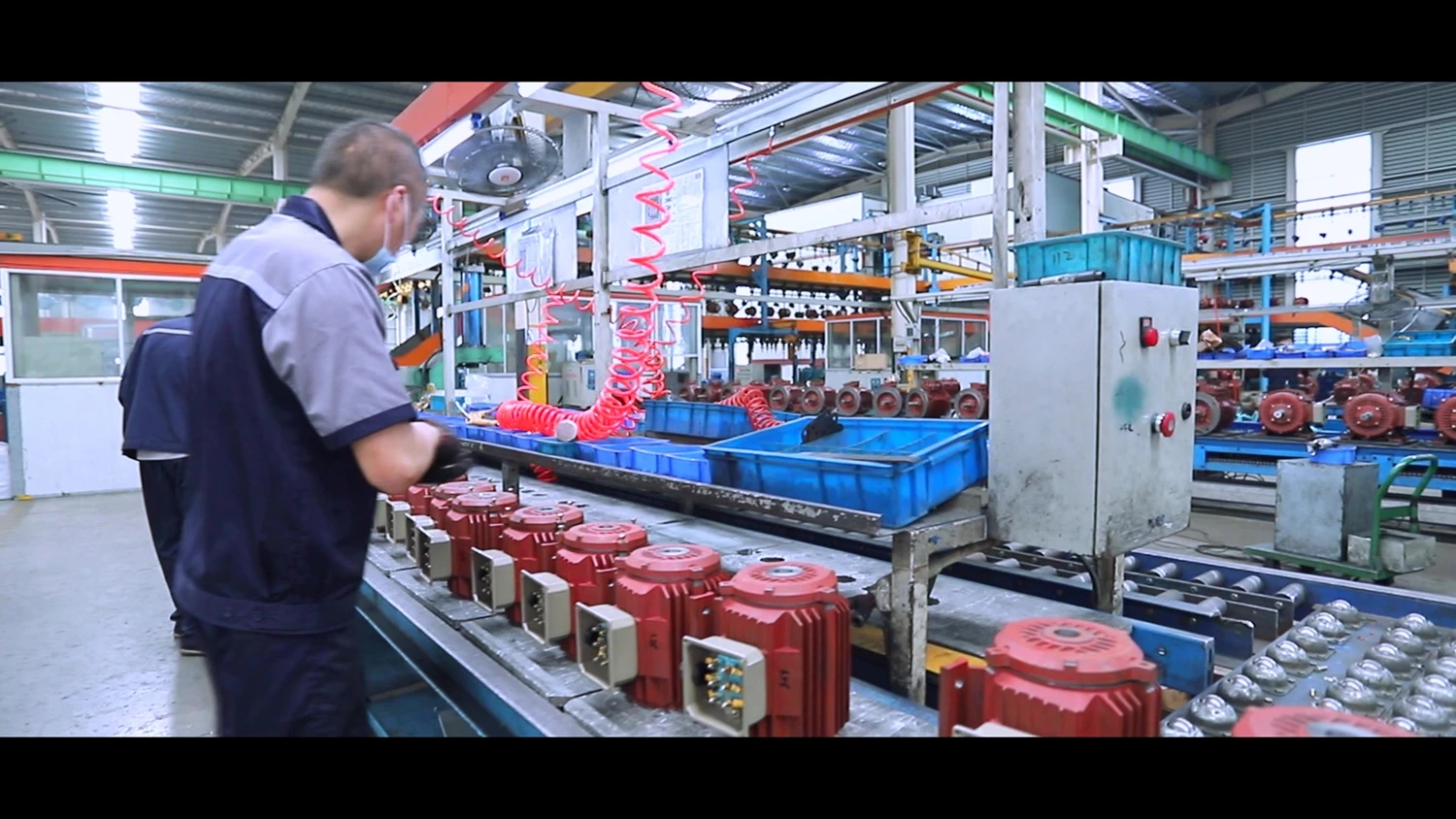 YE4-225M-4 45kw 60hp 220v ثلاث مراحل محرك تيار متردد غير متزامن 45000 واط 50 هرتز تردد المحرك الكهربائي