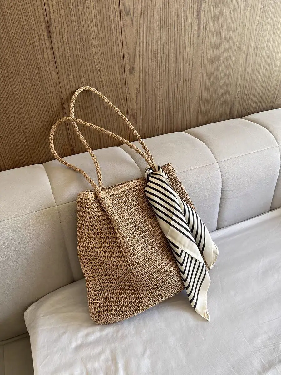 

Summer straw bag in American style 01