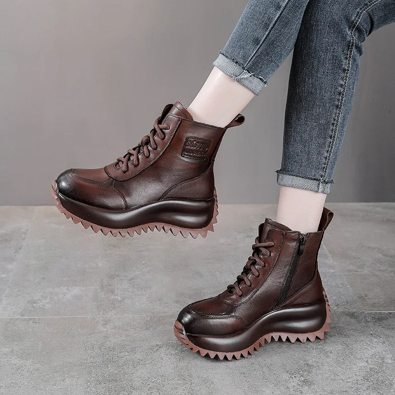 Short boots women's 2025 autumn and winter new thick soled motorcycle boots with cowhide and sponge cake sole