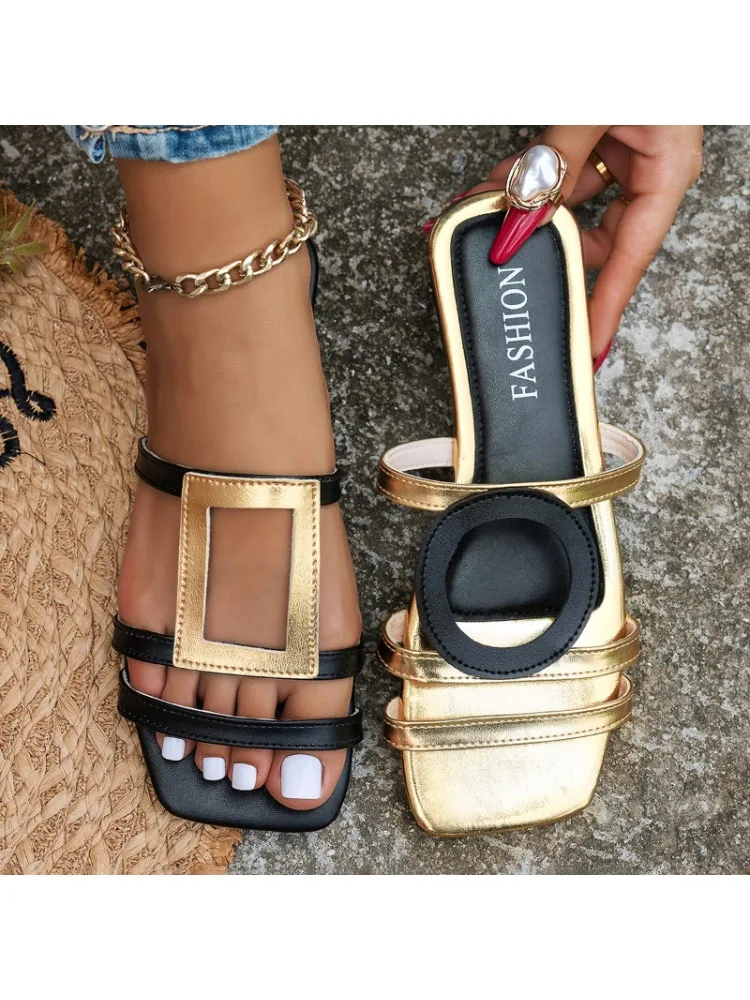 Pantoufles d'été décontractées antidérapantes et résistantes à l'usure pour femmes, sandales blocées de couleurs à la mode, grande taille, nouvelle collection 2026