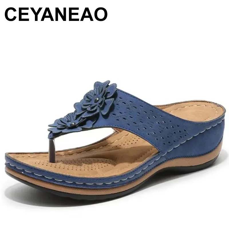 Новинка 2023 года, летние модные сандалии с цветочным узором для женщин, легкие сандалии на танкетке с зажимами Тан и тапочки Новинка 2023 года, летние модные сандалии с цветочным узором для женщин, легкие сандалии на танкетке с зажимами Тан и тапочки