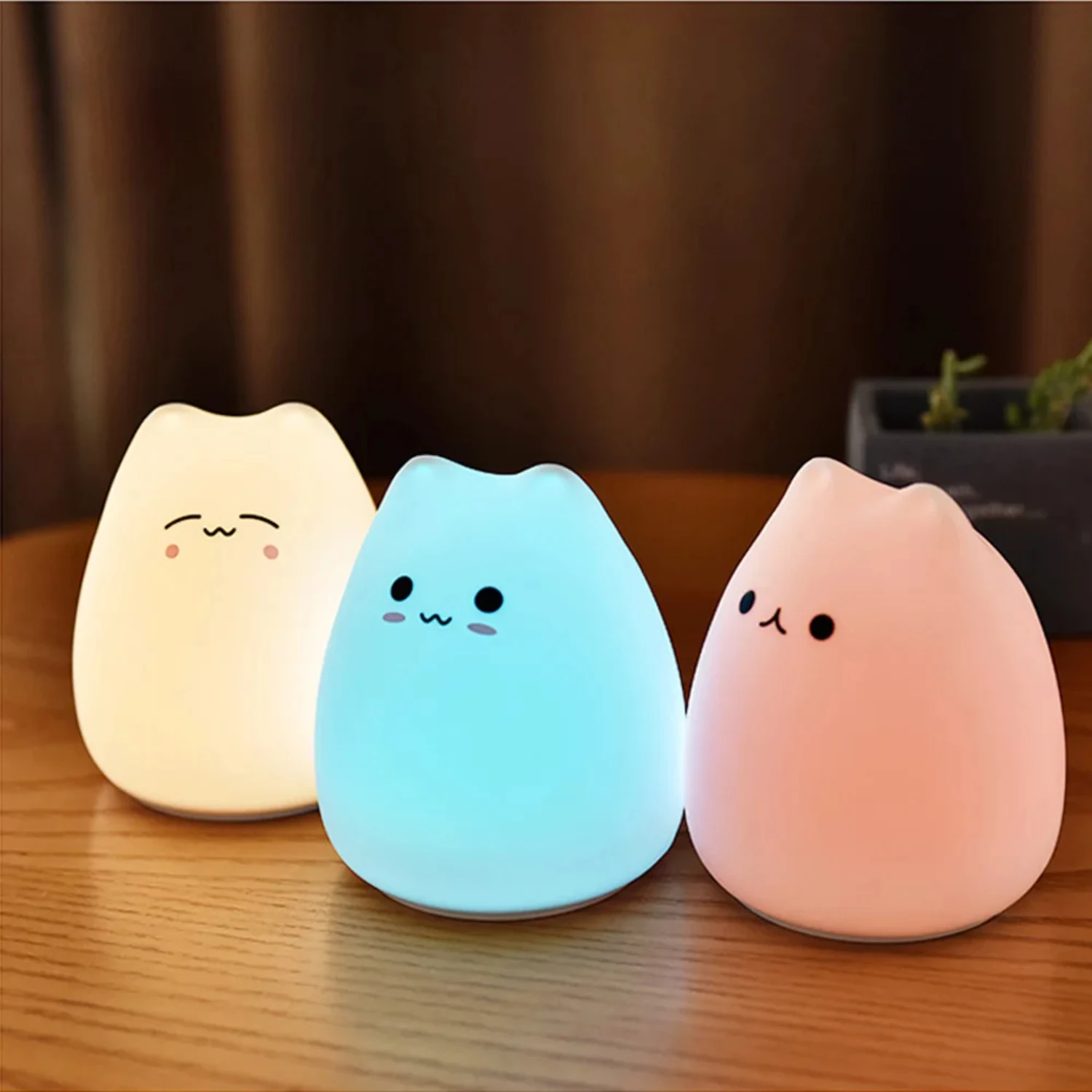 Adorable Wireless Sensor Silicone Cat Night Light - Charming LED Lamp for Child's Bedroom or Desktop Decoration - Battery Operat