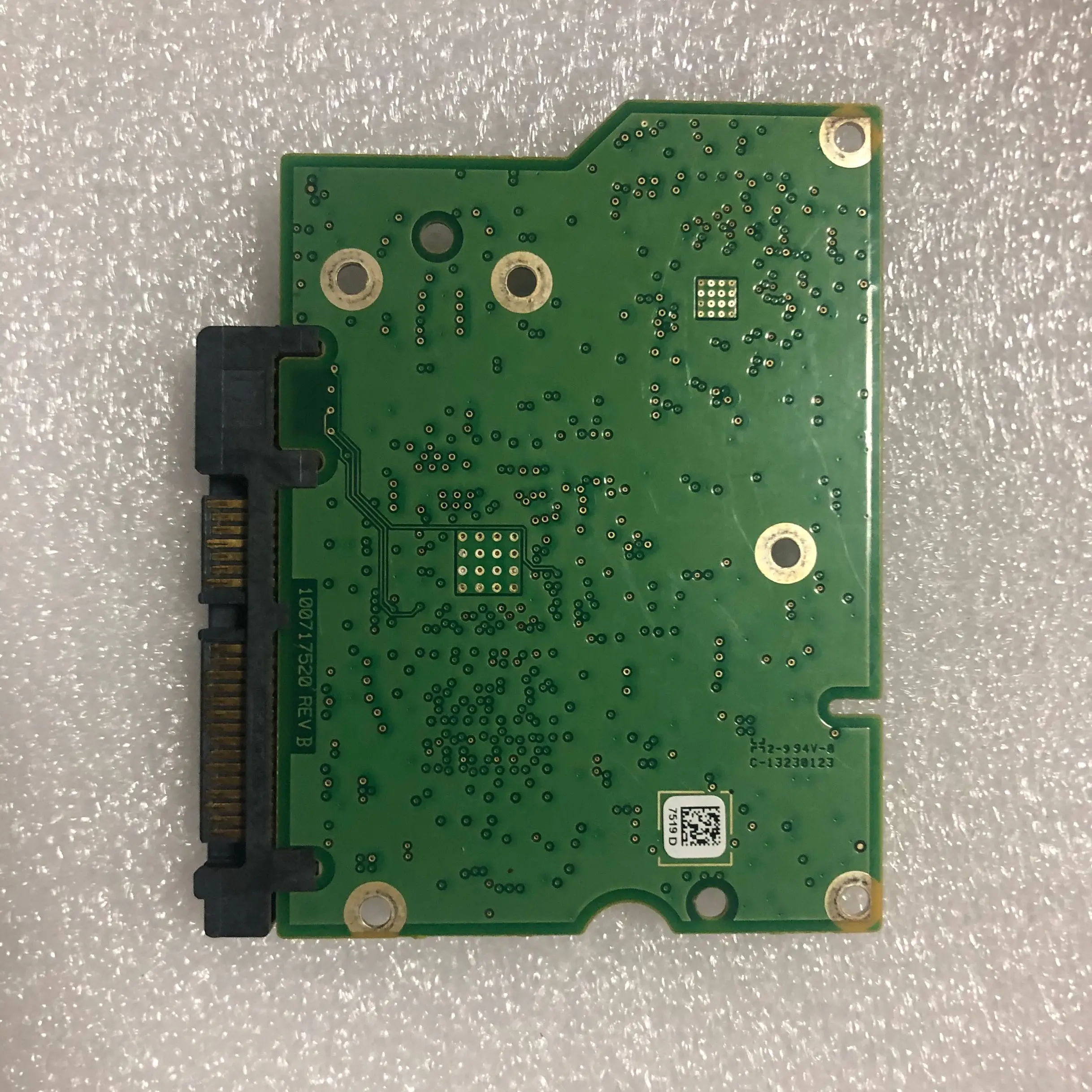 1pcs/lote Good quality,for 100717520 REV B ST1000DM003 spot