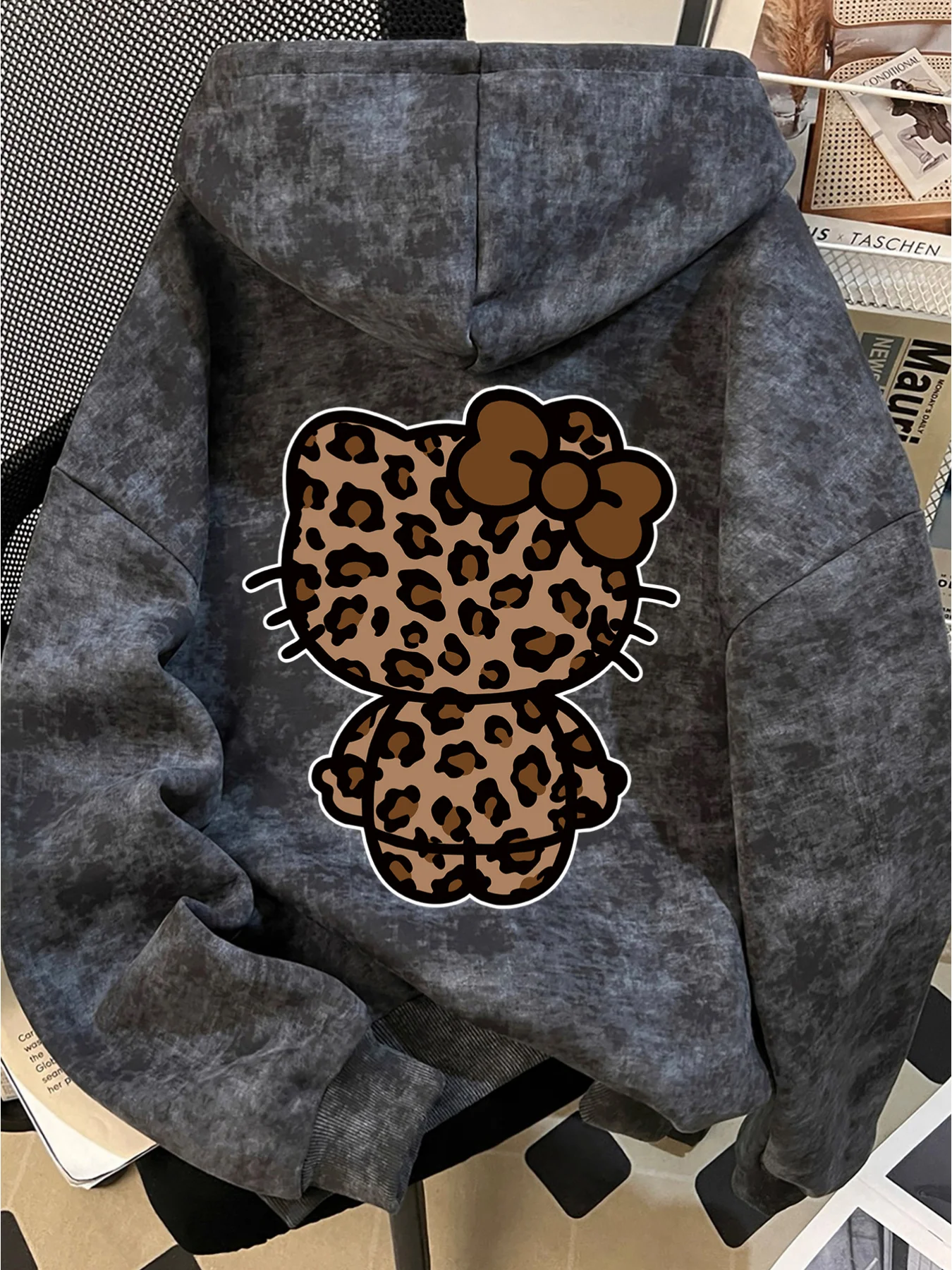 سترة بقلنسوة عصرية جديدة على طراز الشارع الأمريكي الكرتوني للخريف والشتاء وممتعة وطباعة الفهد اللطيفة بطباعة هالو كيتي #1