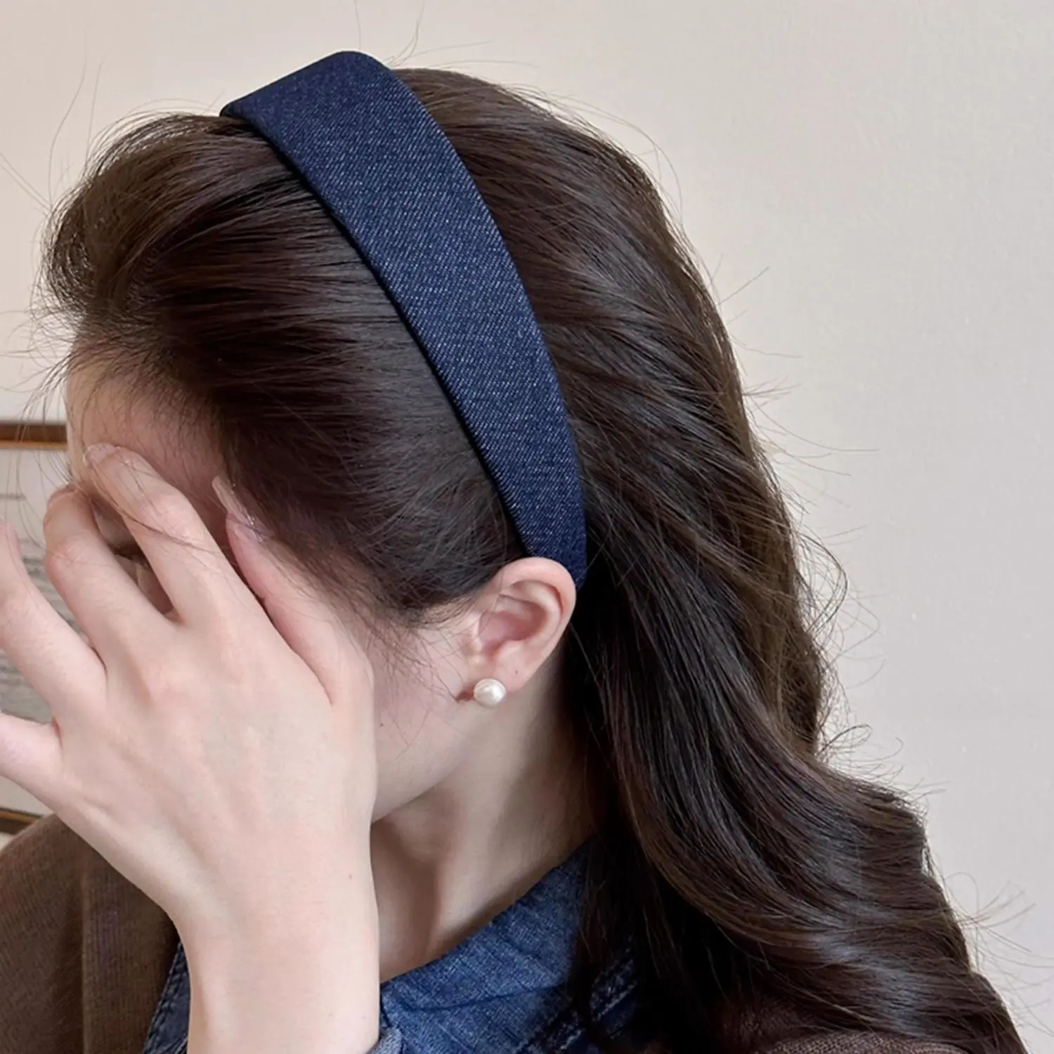 عصابة رأس من قماش الدنيم بحافة واسعة بلون سادة للنساء، عصابة شعر بمزاجية، إكسسوارات شعر عصرية للفتيات