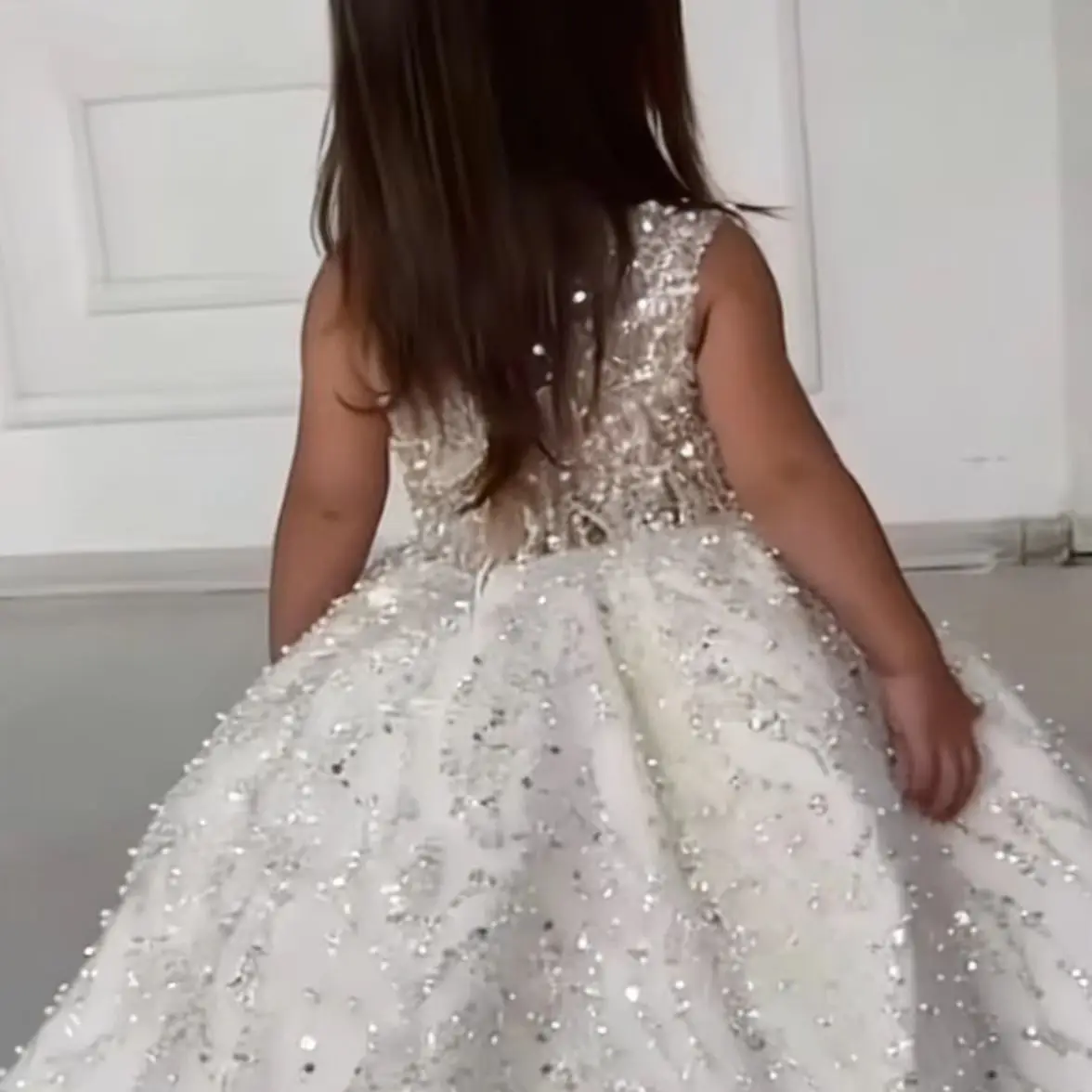 

Shining One Shoulder Flower Girl Dress For Wedding Floor Lenght Cute Kids Birthday Party First Coomunion Ball Gowns Custom