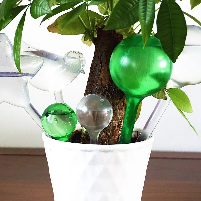 Automatic Plant Watering Bulbs Self-Watering Globes Plastic Ball House Garden Water Can Houseplant Device Drip Irrigation System