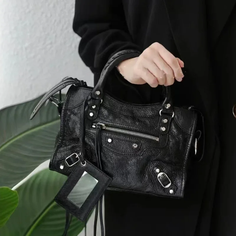 2025 Spring Motorcycle Style Women's Crossbody Handbag Oil Wax Leather Rivet Detail Soft Square Shape Zipper Closure view 3