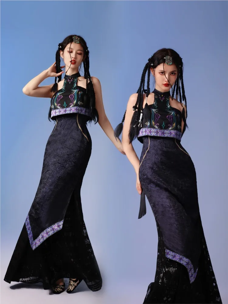Exotic mature and elegant embroidery improved cheongsam