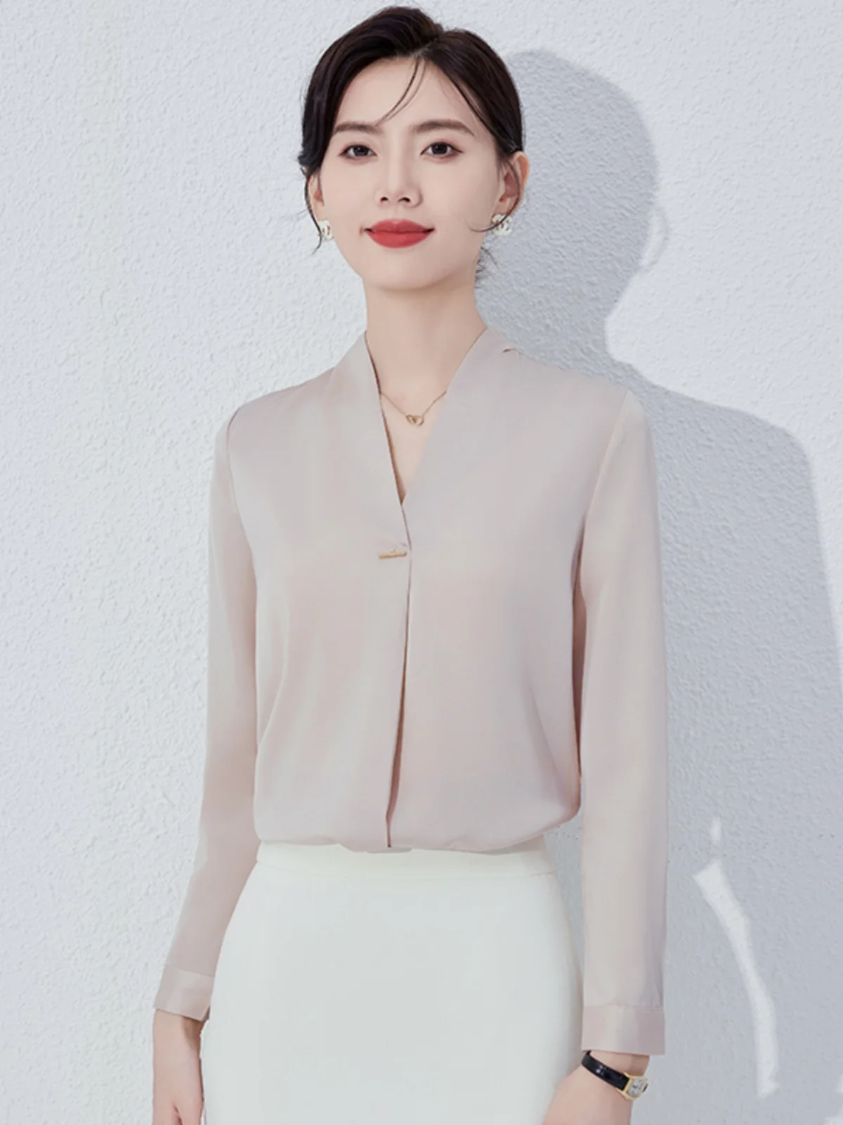 Elegant V-Neck Long Sleeve Women's Shirt Chiffon Drapey Early Autumn Fashionable Korean Style Pear Color Professional Dress