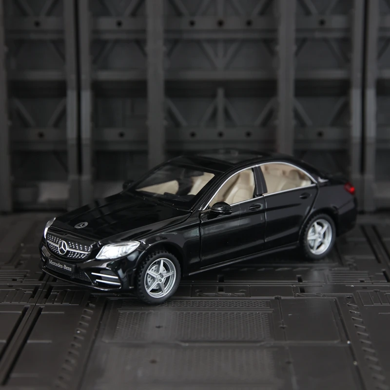 1:32 Mercedes Benz C260L modelo de coche de aleación, puertas y capó de motor, el maletero se puede abrir tiene funciones de sonido y iluminación simuladas