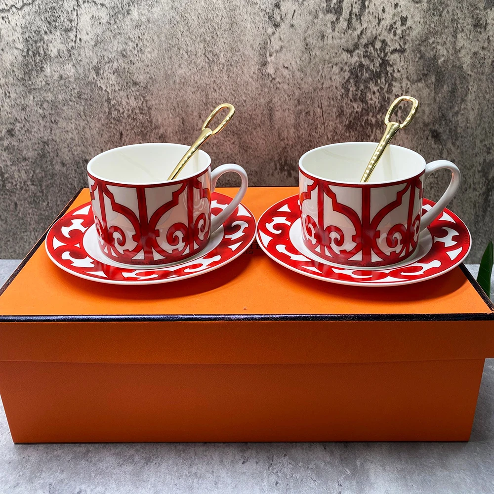 2 PCS/ SET Chinese Red Elegant Top Grade Bone China Coffee Cup European Tea Cup Set and Saucer Afternoon Tea Coffee with Gift Bo