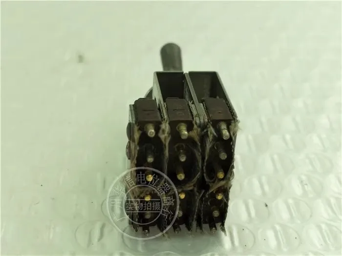 66AT22-3 18 pin 2nd gear toggle switch, shaking switch