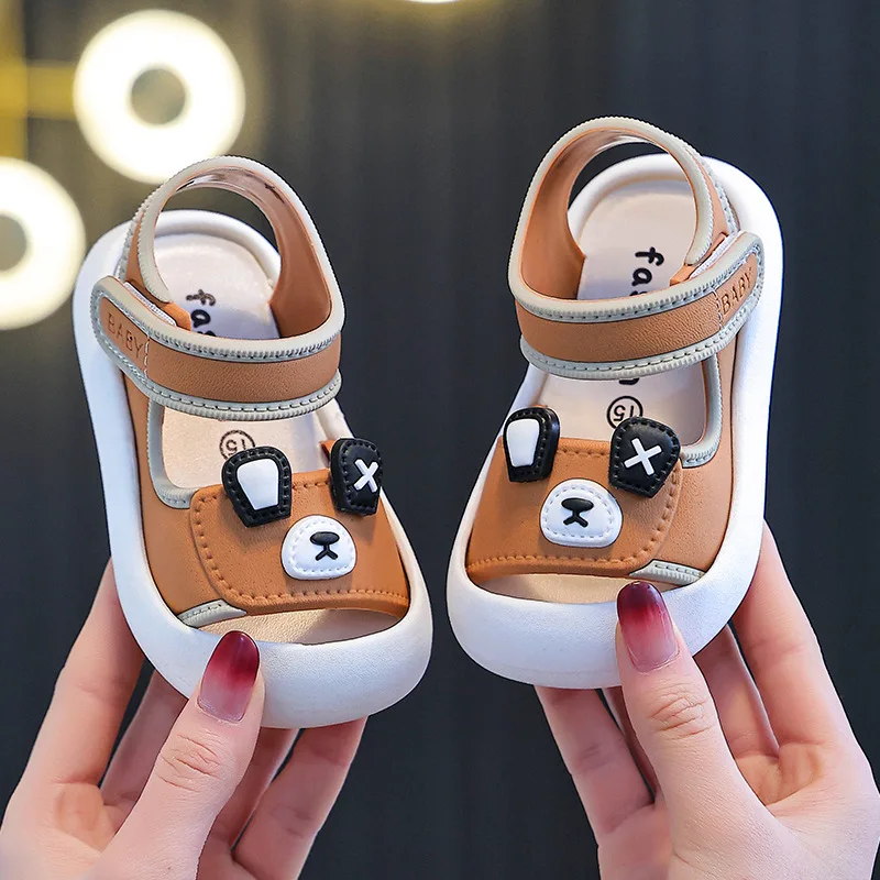 2026 Sommer Cartoon Bär Kinder Sandalen PVC Klettverschluss Sandalen für Baby Jungen Mädchen Wasserdichte Geschlossene Zehen Weiche Kinder Strandschuhe
