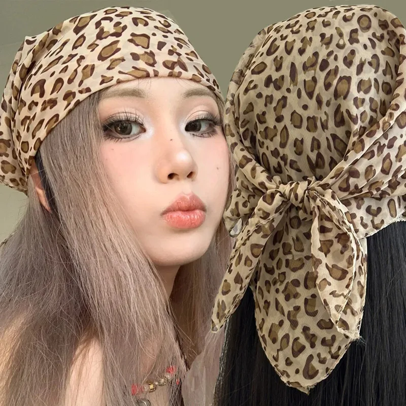 

Квадратный шарф с леопардовым принтом в стиле ретро, женский атласный повязка на голову Y2K, модная шаль для волос, шарф на шею, женские роскошные аксессуары