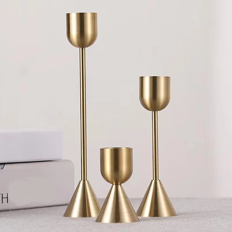 Luxury Golden Color Metal Candle Holders Candlestick Wedding Table Candle Stand New Year Bar Party Candelabra Home Decorations