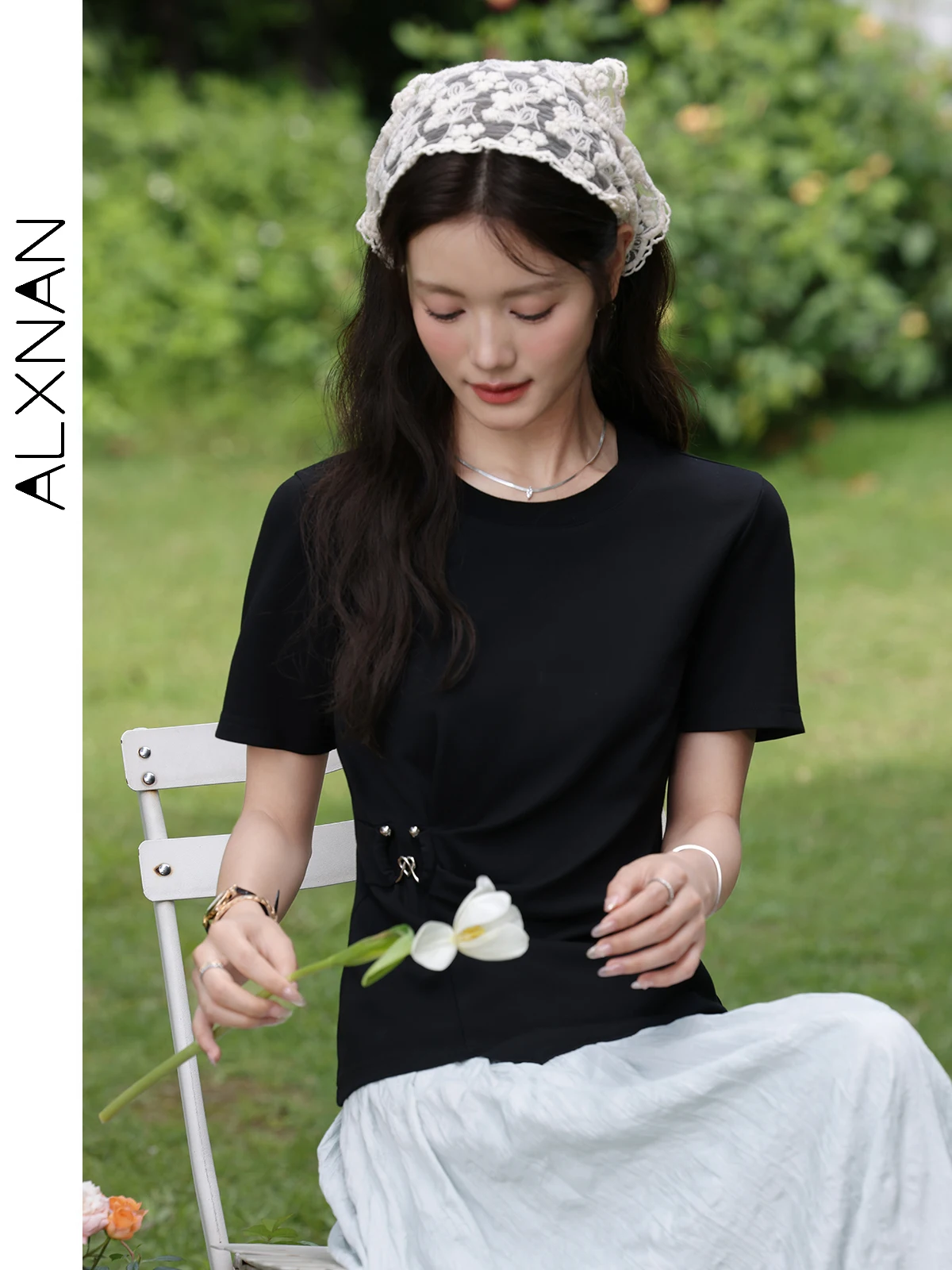 ALXNAN Women's Black T-shirt Round Neck Pleated Irregular Design T-shirt 2025 Summer Casual Slim-fit Cotton Female Tops L557112