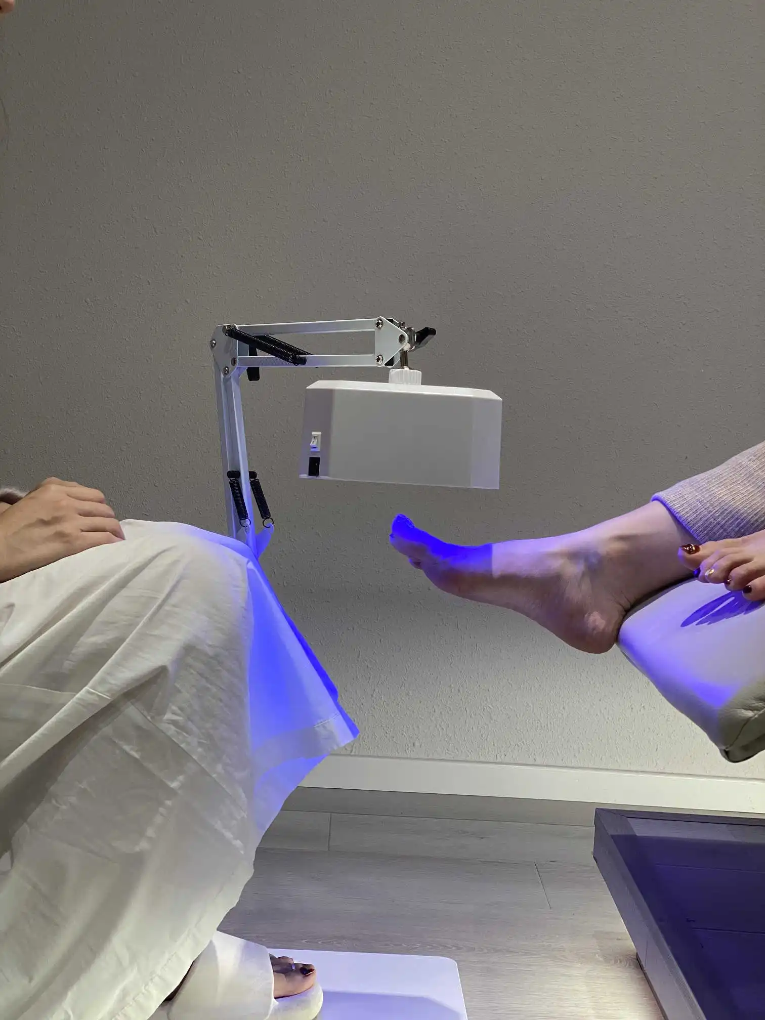 NAKANO 2025 Nieuwe collectie Professionele High Power Groothandel Voetnagellamp Nageldroger Licht Draagbare UV LED-nagellamp