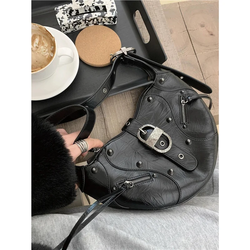 Vintage Lady Motorcycle Bag Autumn Winter New Style Slant Crossbody Bag Underarm Handbag Women Casual Simple Style Zipper Clo...