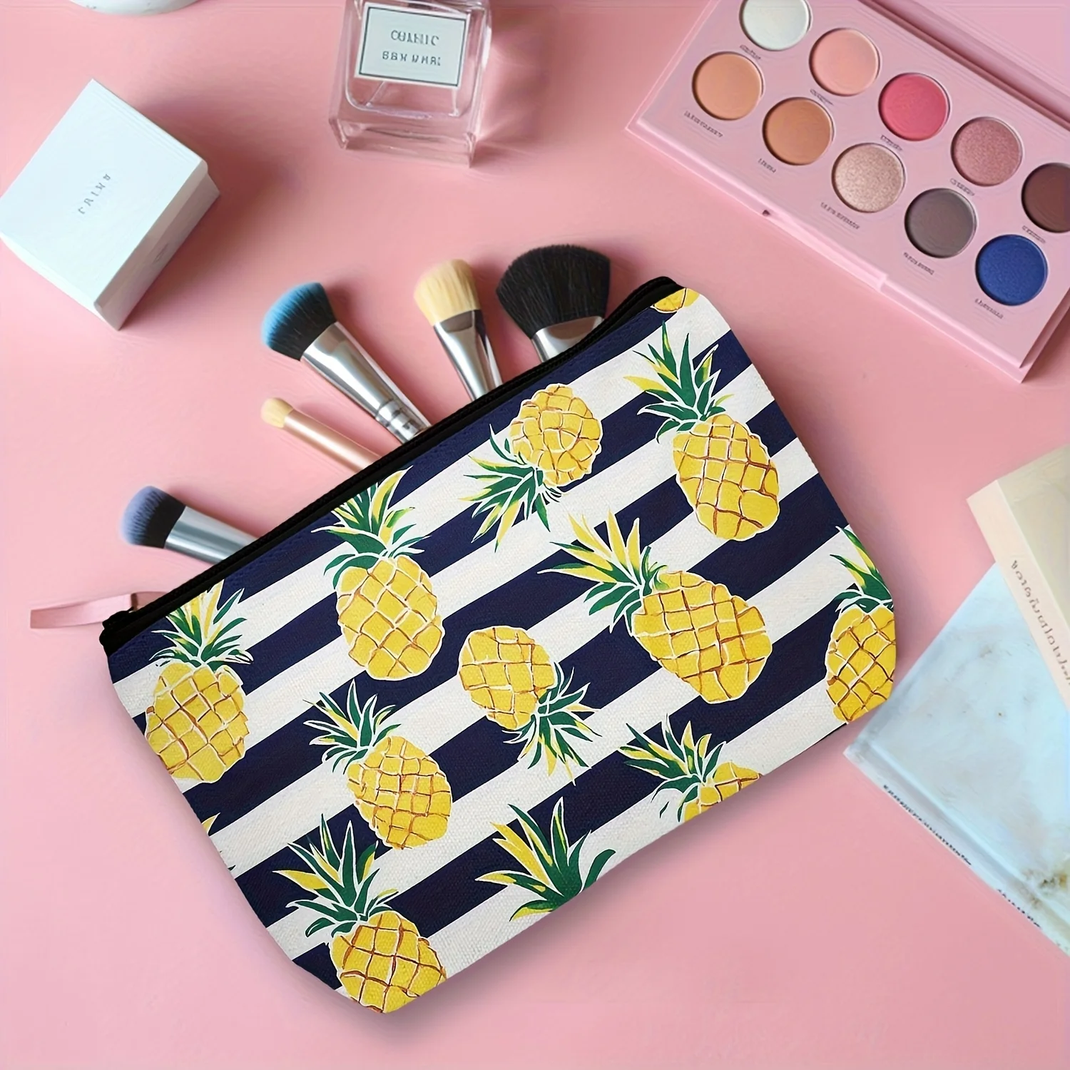 Un sac de maquillage en forme d'ananas de dessin animé – jolie pochette multifonctionnelle à fermeture éclair pour femmes, sac de rangement de bijoux