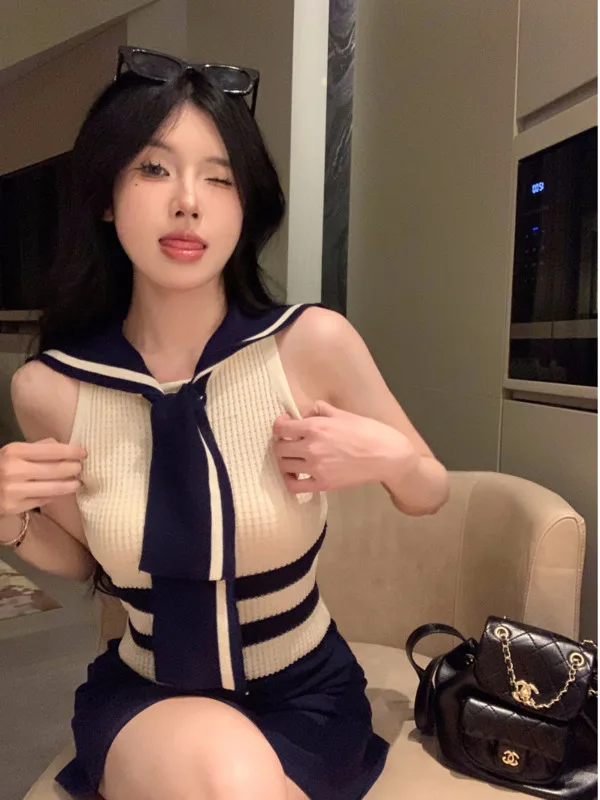 Color blocking splicing college style navy collar sleeveless knitted vest for women's early autumn new style design sense Y0TL