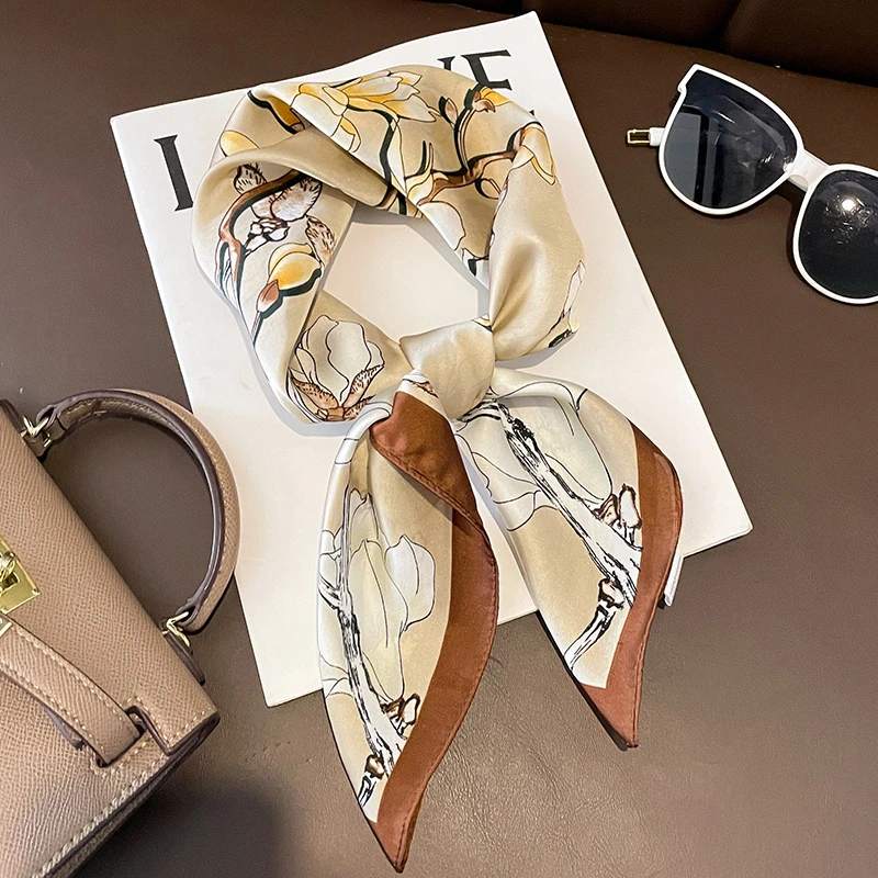 

Spring/Summer Magnolia Print Neck Scarf Outdoor Decoration Wrap for Women Breathable 70*70cm Imitation Silk Square Scarf