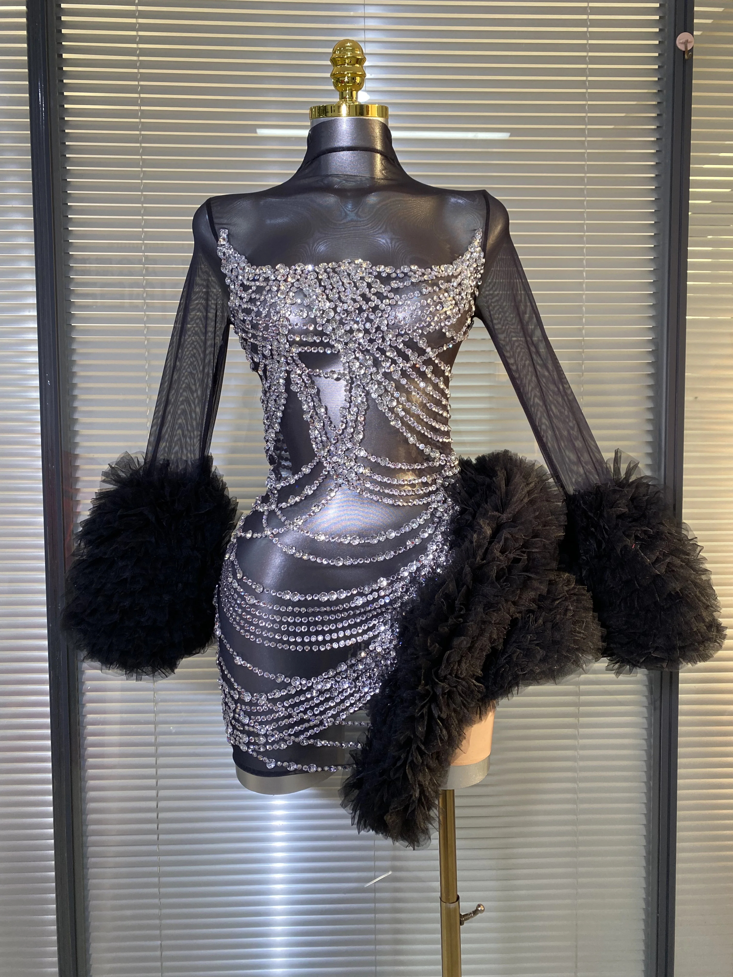 

Женское сексуальное мини-платье с блестящими кристаллами, сеткой и прозрачными длинными рукавами из тюля для дня рождения, сценических выступлений и ночных клубов