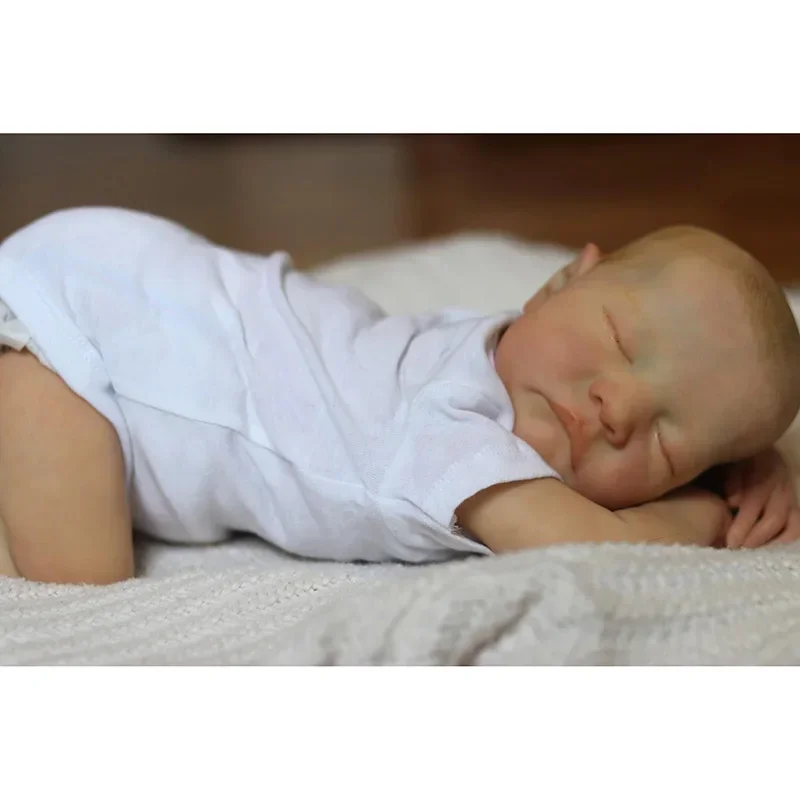 45cm Reborn Baby Doll Levi Newborn Sleeping Baby Lifelike Multiple Layers Painting 3D Skin with Visible Veins Muñeca Reborn Bebe